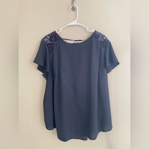 EUC LOFT Short Flutter Sleeve Crochet Back Yoke w/ Tie Georgette Blouse size 24